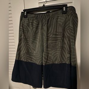Old Navy Active shorts